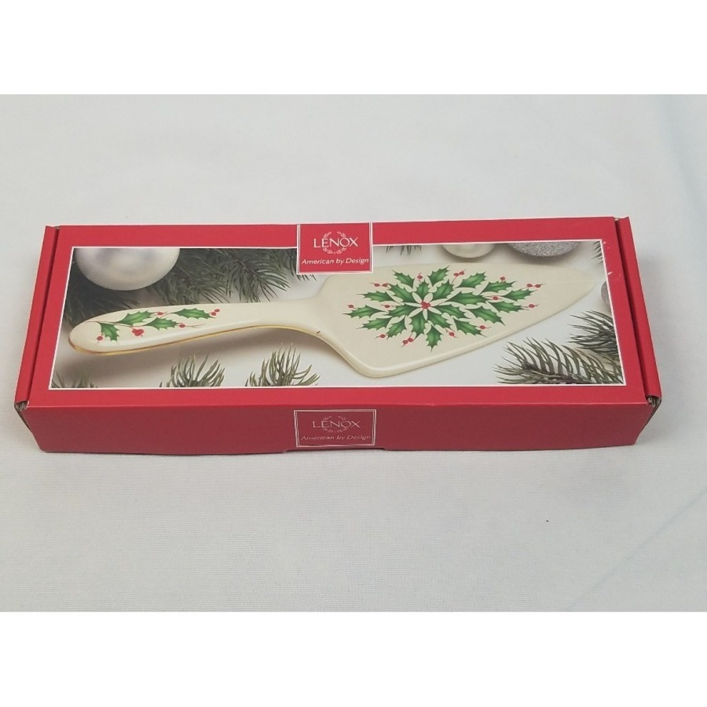 Lenox Holiday 11 Inch porcelain dessert pie server holly berries Christmas Table
